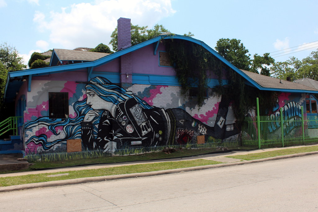 Montrose murals — Houston — ship the car, fly home